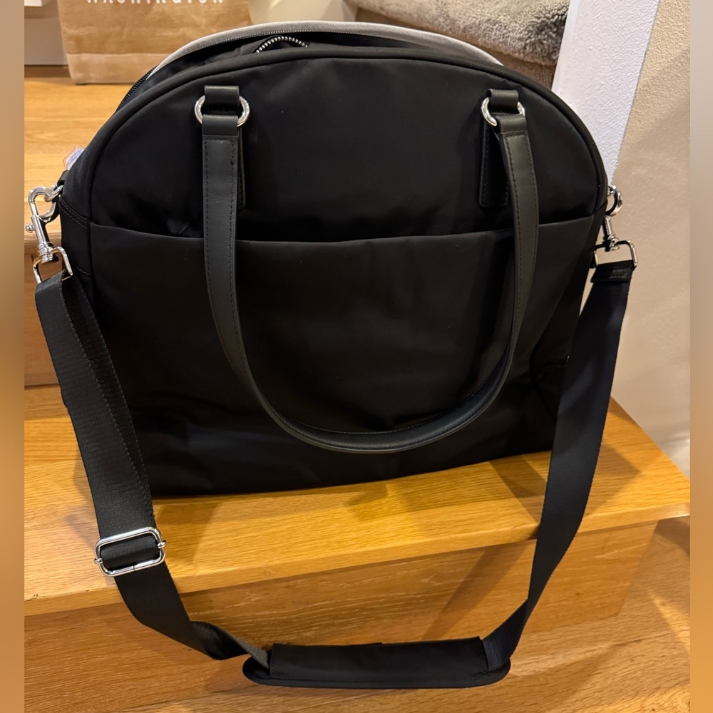 Lo & Sons OG 2 travel and laptop bag in black